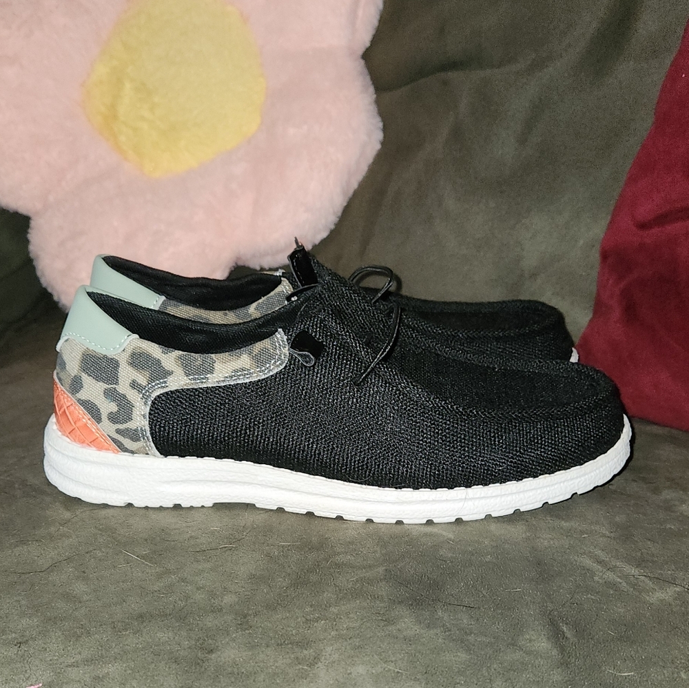 Slip on sneakers